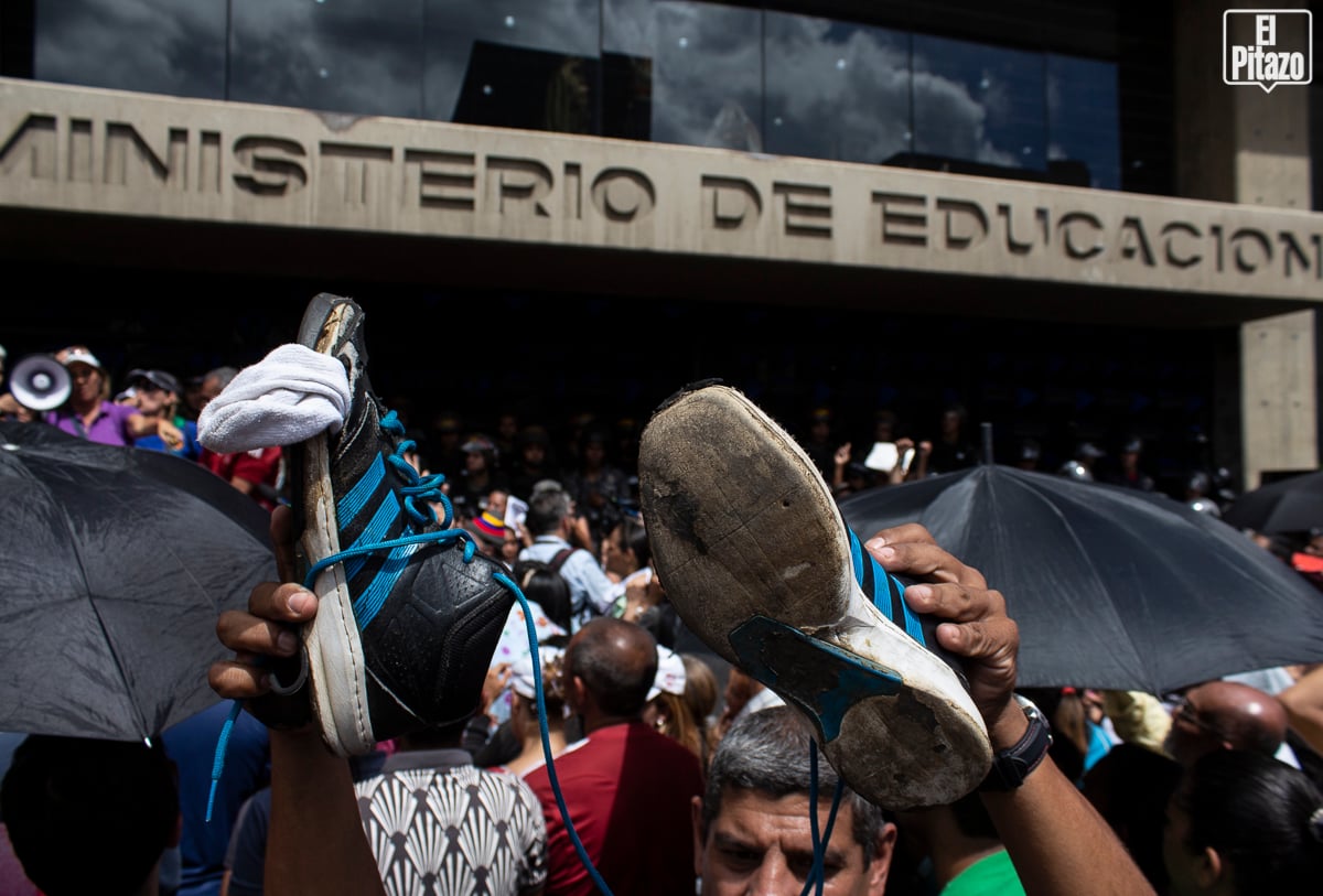 Docentes cobran cestatickets sin ajuste, esperan aumento que no llega