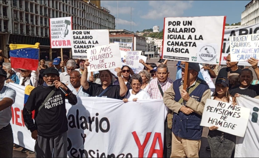 Trabajadores y pensionados marchan en Caracas exigiendo salario digno